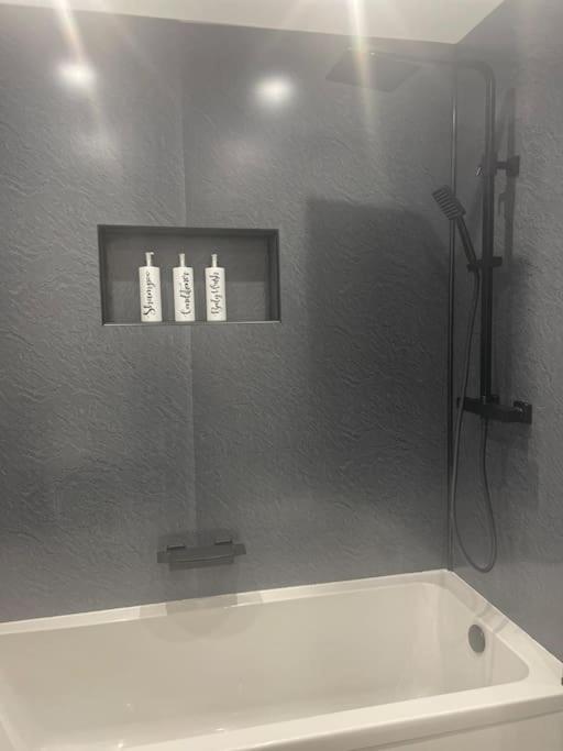 ברודסטיירס Rivendell Modern 2 Bedroom Apartment In St Peters Village Sleeps 6 מראה חיצוני תמונה